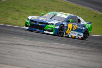 Cacá Bueno em ação pela NASCAR Brasil